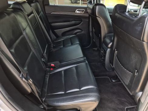 Used 2018 Jeep Grand Cherokee Limited AWD/4WD image 17