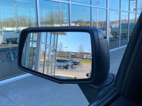 Used 2025 Chevrolet Silverado 1500 LT Trail Boss w/ LT Trail Boss Premium Package AWD/4WD image 16