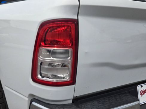 Used 2022 RAM 2500 Tradesman w/ Chrome Appearance Group AWD/4WD image 9
