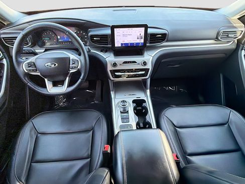 Used 2022 Ford Explorer XLT w/ Equipment Group 202A image 16