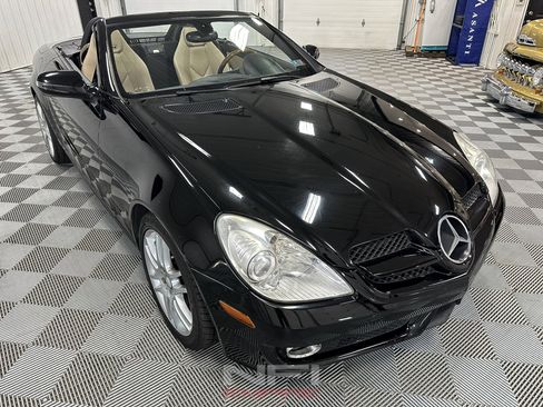 Used 2009 Mercedes-Benz SLK 300 image 10