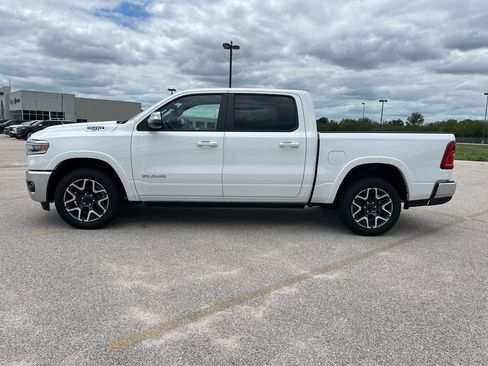 Used 2025 RAM 1500 Laramie AWD/4WD image 2