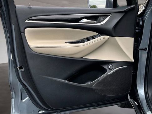 Used 2020 Buick Enclave Essence image 23