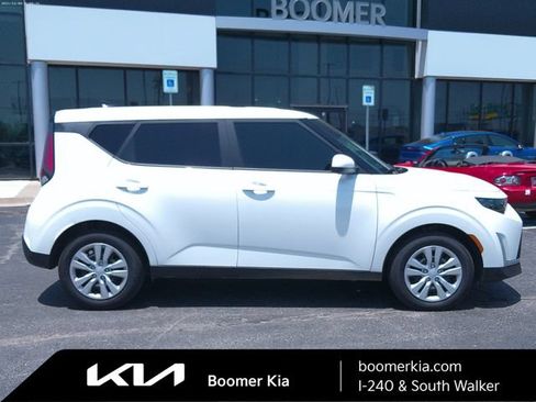 Certified 2025 Kia Soul LX FWD image 5