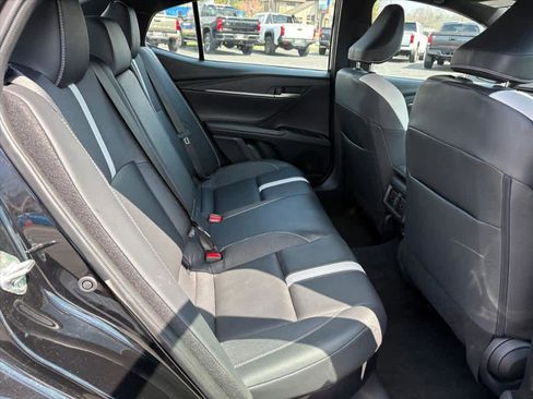 Used 2025 Toyota Camry SE image 8