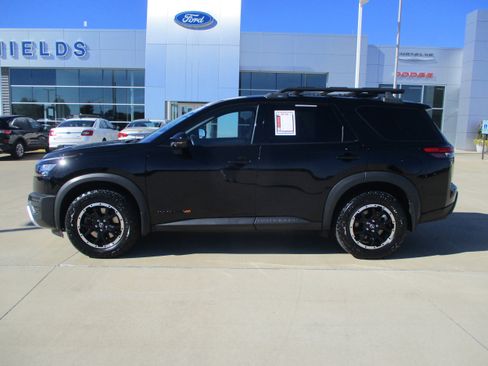 Used 2023 Nissan Pathfinder Rock Creek image 3