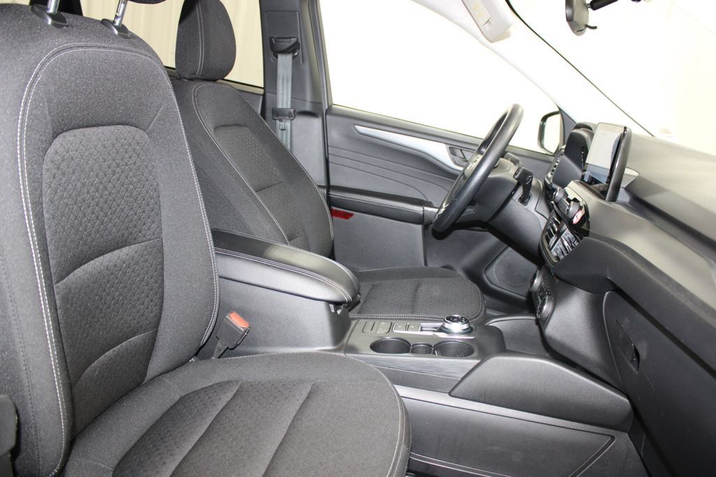 Used 2025 Ford Escape Active AWD/4WD image 31