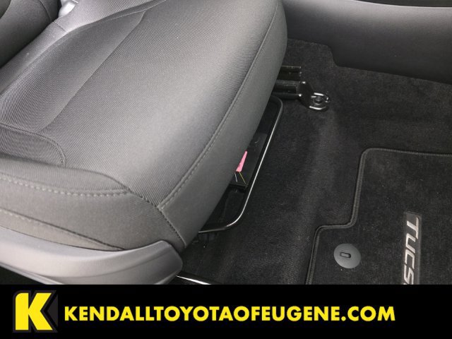 Used 2025 Hyundai Tucson SE AWD/4WD image 30