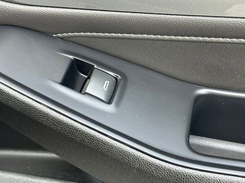 Used 2023 Chevrolet Traverse LT image 22