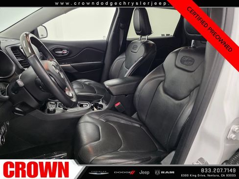 Certified 2019 Jeep Cherokee Overland w/ Technology Group AWD/4WD image 19