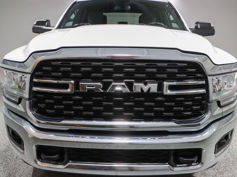 Used 2022 RAM 2500 Big Horn w/ Cold Weather Group image 4