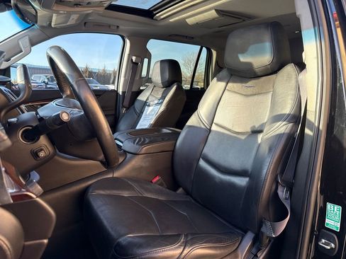 Used 2015 Cadillac Escalade Premium image 59