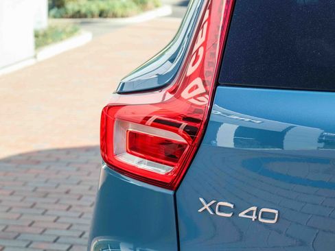 Used 2023 Volvo XC40 Recharge Plus w/ Protection Package Premier AWD/4WD image 9