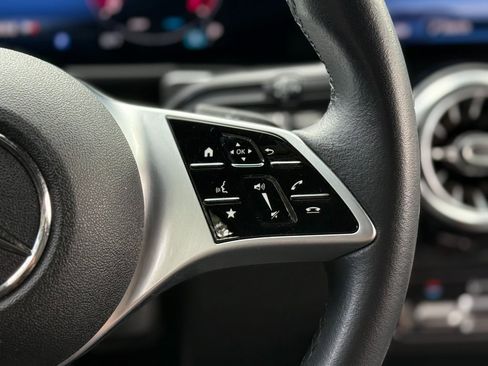 Used 2024 Mercedes-Benz GLB 250 4MATIC image 44