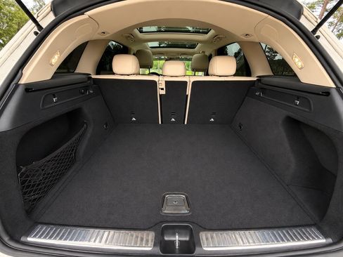 Used 2019 Mercedes-Benz GLC 300 4MATIC image 16