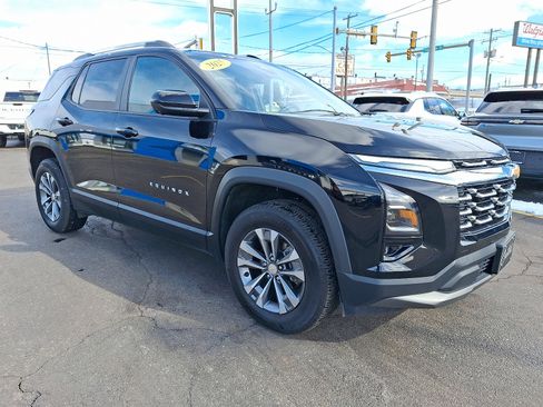 Used 2025 Chevrolet Equinox LT w/ Convenience Package II image 3