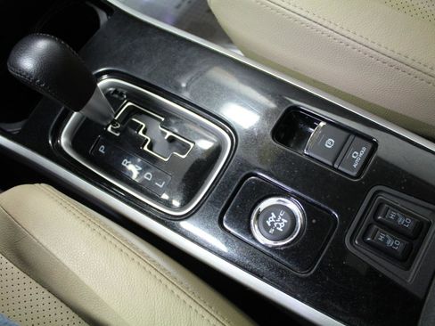 Used 2018 Mitsubishi Outlander GT AWD/4WD image 18