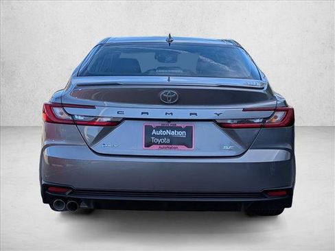 Used 2025 Toyota Camry SE image 7
