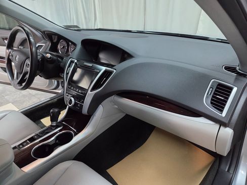 Used 2017 Acura TLX w/ Technology Package image 15