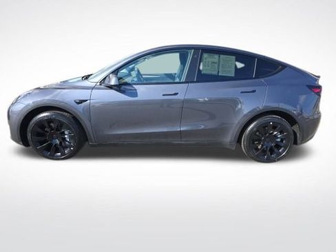 Used 2023 Tesla Model Y Long Range image 4