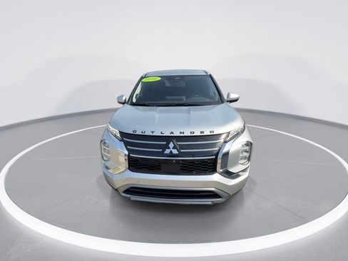 New 2026 Mitsubishi Outlander SE FWD image 3