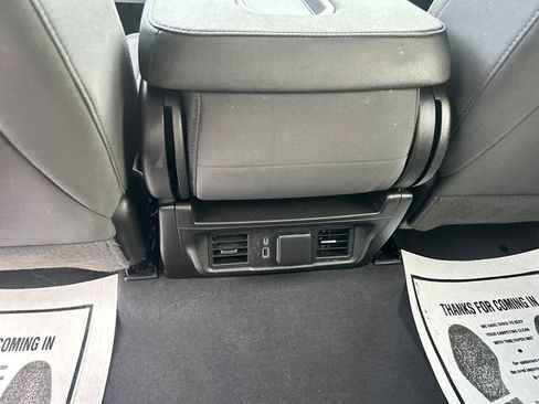 Used 2023 Chevrolet Silverado 1500 LT AWD/4WD image 21