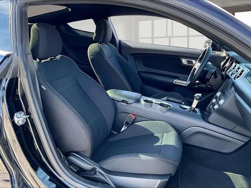 Used 2021 Ford Mustang Coupe image 28