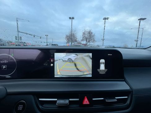 Certified 2025 Kia Seltos EX image 17