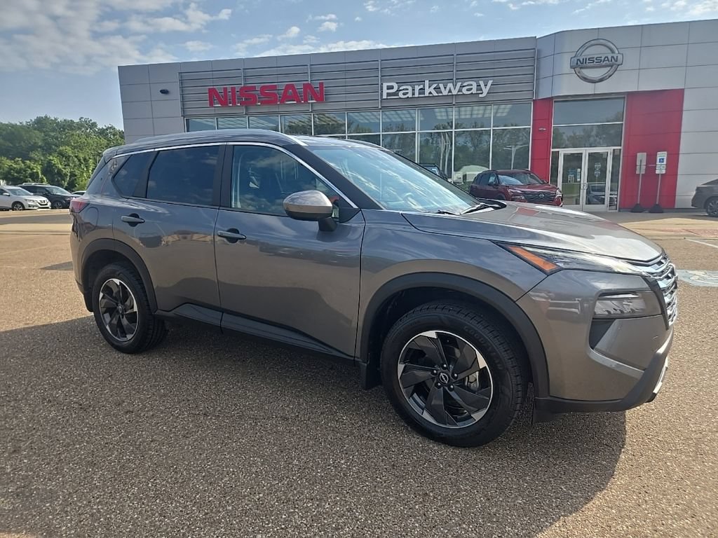 Used 2024 Nissan Rogue SV w/ SV Premium Package AWD/4WD image 1