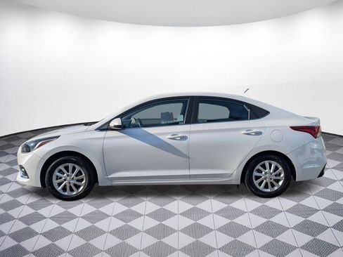 Used 2020 Hyundai Accent SEL FWD image 2