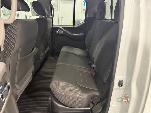 Used 2019 Nissan Frontier PRO-4X image 11
