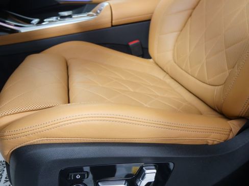 Certified 2024 BMW X7 xDrive40i w/ M Sport Package image 9