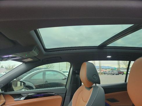 Used 2026 Volkswagen Tiguan SEL R-Line image 8