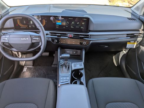 New 2026 Kia Sportage LX FWD image 18
