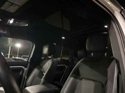 Used 2023 Land Rover Defender 110 SE image 10