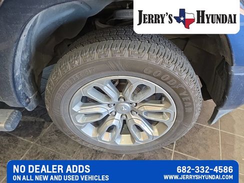 Used 2020 RAM 1500 Laramie w/ Sport Appearance Package AWD/4WD image 4