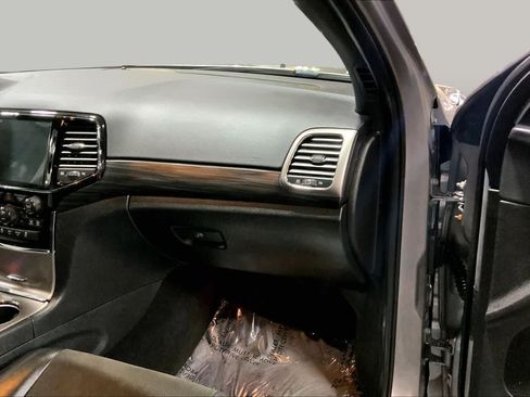 Used 2020 Jeep Grand Cherokee Altitude AWD/4WD image 19