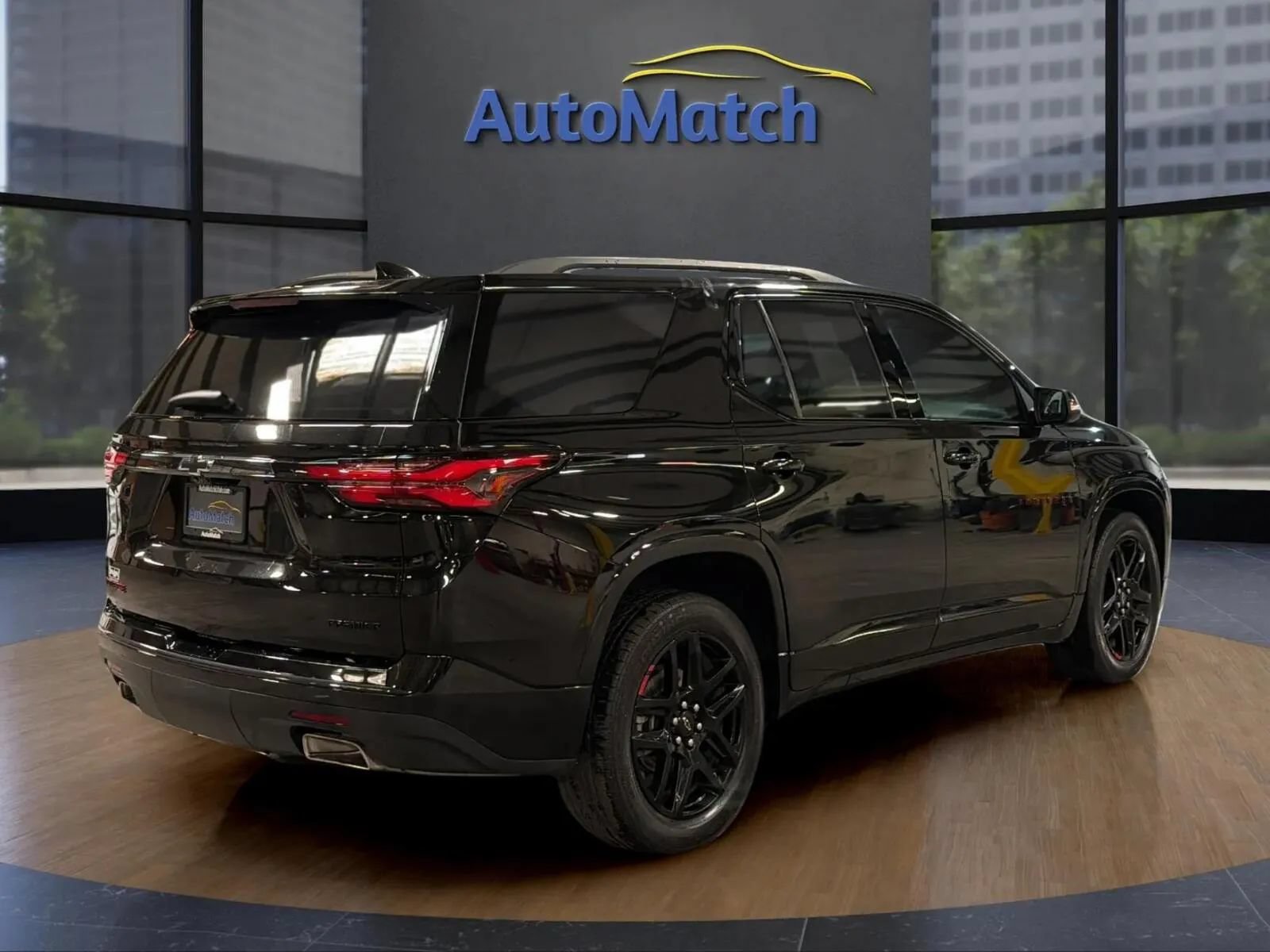 Used 2023 Chevrolet Traverse Premier w/ Redline Edition FWD image 11