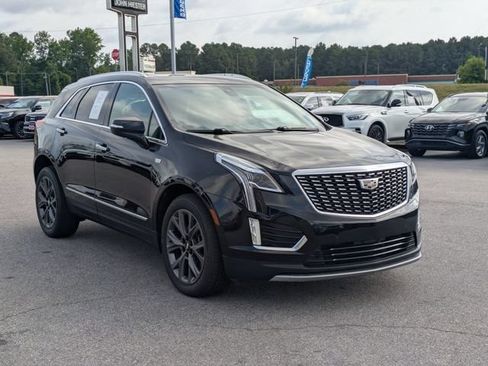 Used 2020 Cadillac XT5 Premium Luxury FWD image 2