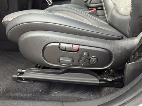 Used 2022 MINI Cooper Countryman S w/ Premium Package image 13