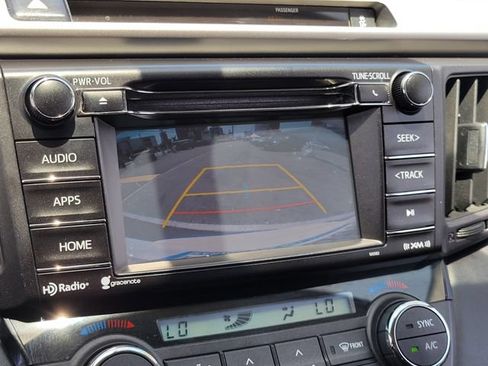Used 2016 Toyota RAV4 XLE FWD image 12