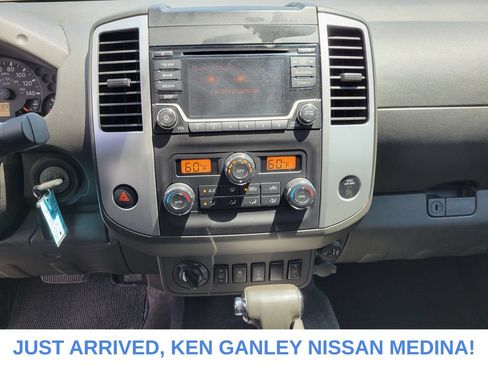 Used 2018 Nissan Frontier SV w/ Value Truck Package AWD/4WD image 11