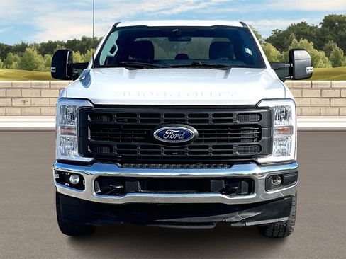 Used 2023 Ford F250 XL w/ FX4 Off-Road Package image 3
