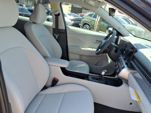 New 2026 Hyundai Kona SE FWD image 7