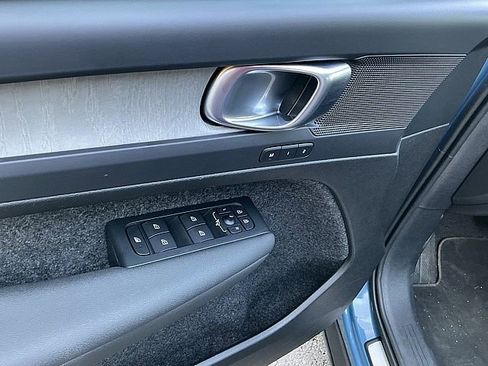 Certified 2025 Volvo XC40 B5 Plus image 16