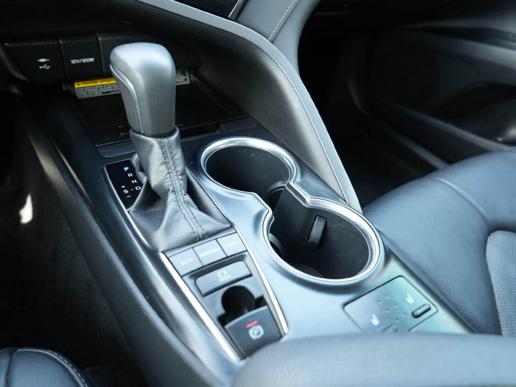 Used 2019 Toyota Camry XSE FWD image 30