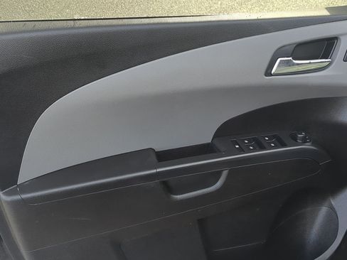 Used 2014 Chevrolet Sonic LT image 14