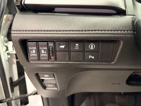 Used 2022 Honda Odyssey Touring image 19