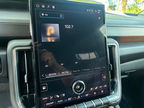 Used 2025 GMC Yukon Denali AWD/4WD image 26