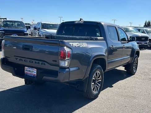 Used 2021 Toyota Tacoma TRD Sport image 3